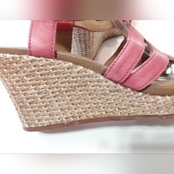 Cobb Hill by New Balance Red Leather Slingback Buckle Wedge Sandal Women Size 7M - Picture 5 of 8